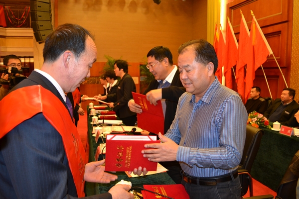 公司表彰了2011年度先進(jìn)集體 先進(jìn)個(gè)人及優(yōu)秀管理者